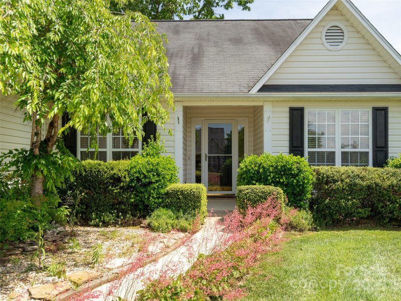 Property image 2 at 14 Stonehollow Road, Fletcher, NC 28732