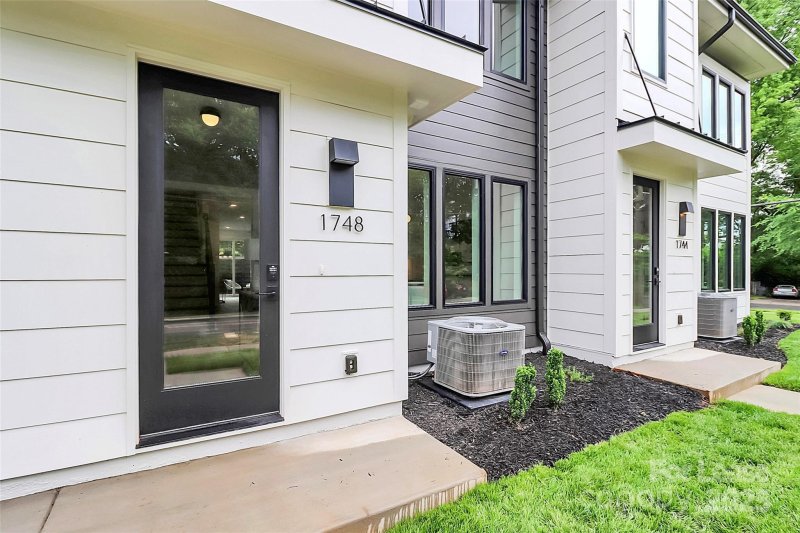 Property image 2 of 1748 Arnold Drive in Plaza, Charlotte, NC 28205