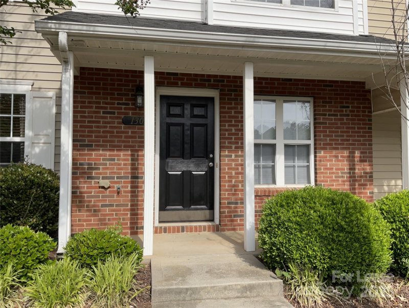 Property image 2 at 130 Mangum Circle, Mooresville, NC 28117