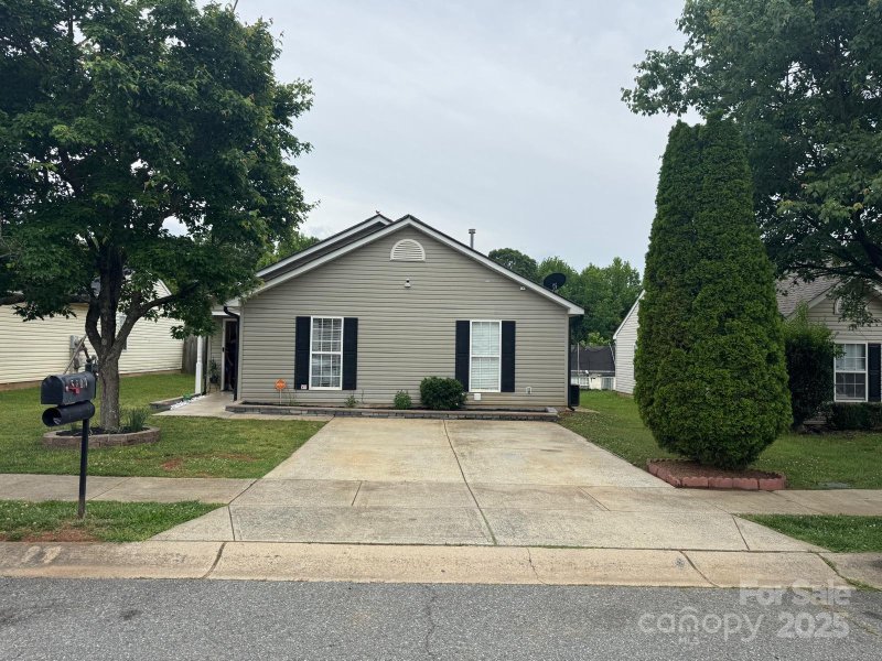 Property image 2 at 5804 Fairchase Avenue, Charlotte, NC 28269