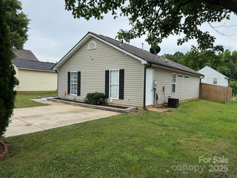 Property image 3 at 5804 Fairchase Avenue, Charlotte, NC 28269