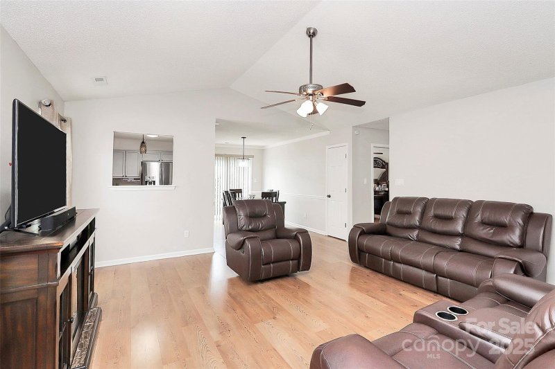 Property image 4 at 5804 Fairchase Avenue, Charlotte, NC 28269