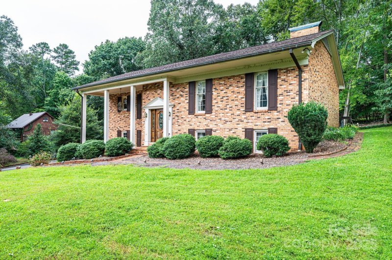 Property image 2 at 5495 Valley Run Street, Hickory, NC 28601