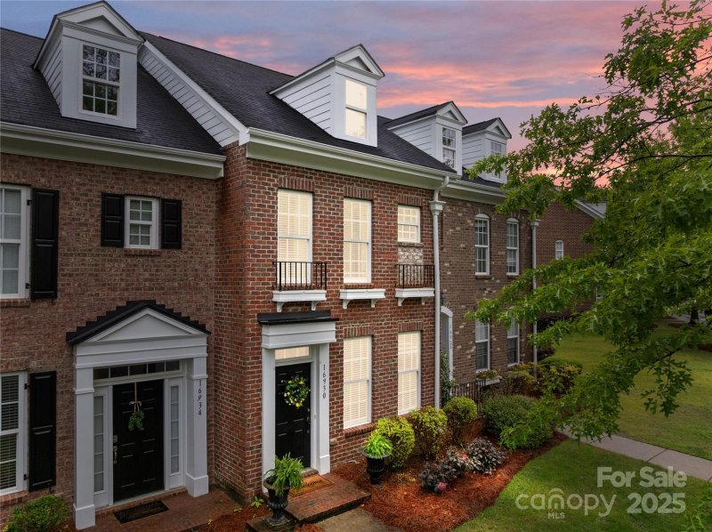 16930 Summers Walk Boulevard