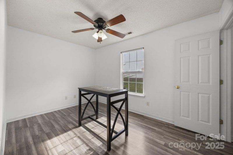 Property image 2 of 3012 Longspur Drive in Callaway Forest, Matthews, NC 28105