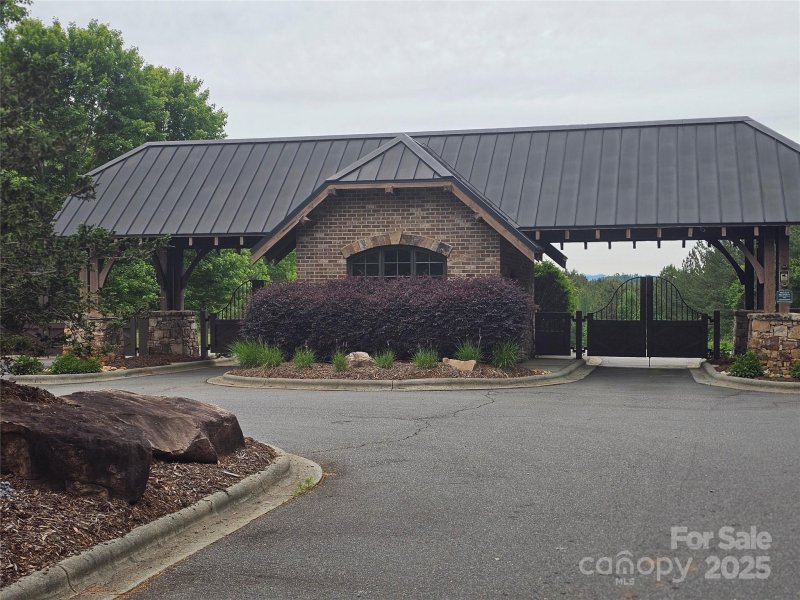 Property image 4 of 175 Edgewater Point in Lake Rhodhiss Estates, Valdese, NC 28655