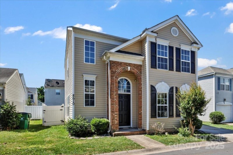 Property image 2 at 8610 Sawleaf Court, Charlotte, NC 28215