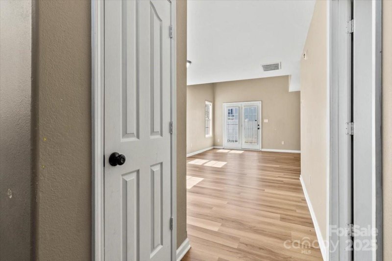 Property image 4 at 8610 Sawleaf Court, Charlotte, NC 28215