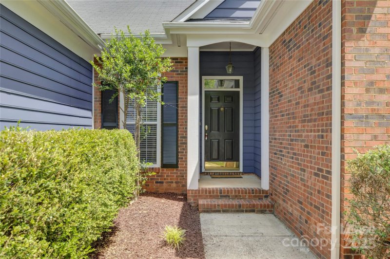 Property image 3 at 7017 Scuppernong Court, Charlotte, NC 28215