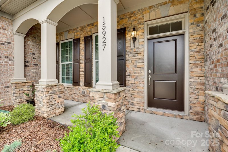 Property image 3 of 15927 Vale Ridge Drive in Regency at Palisades, Charlotte, NC 28278