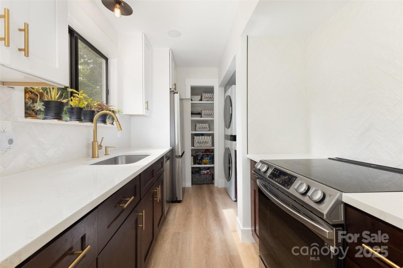 Property image 3 of 6824 Cortez Trail in Hickory Ridge, Charlotte, NC 28227