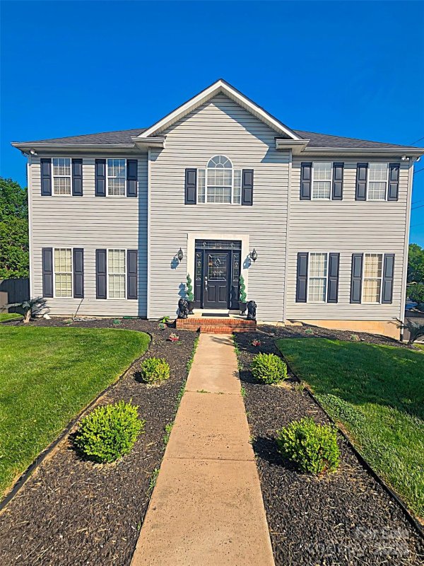 The Settlements at Withrow Downs, Charlotte Community