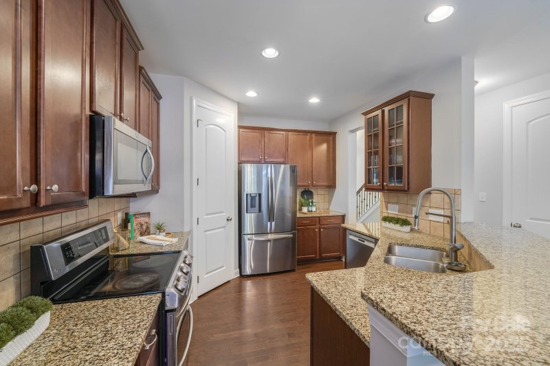 Property image 4 of 14512 Brotherly Lane in Enclave, Charlotte, NC 28278