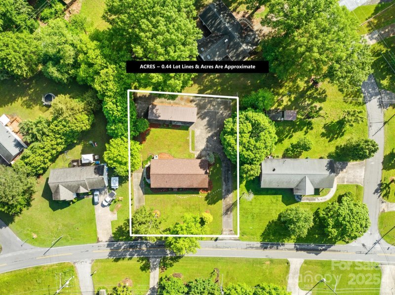 Property image 2 of 1408 Delview Road in Delview Acres, Cherryville, NC 28021