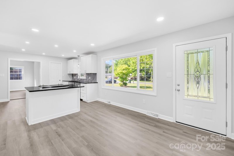 Property image 5 of 1408 Delview Road in Delview Acres, Cherryville, NC 28021