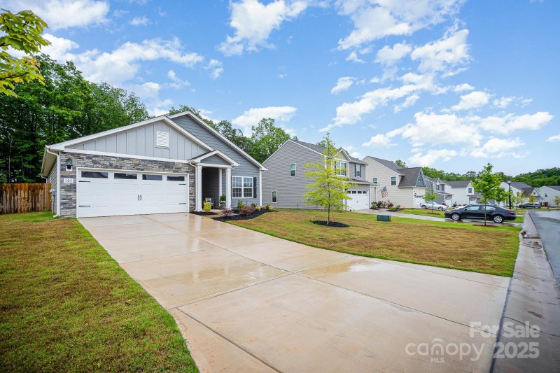 Property image 2 at 107 S Sina Street, Troutman, NC 28166