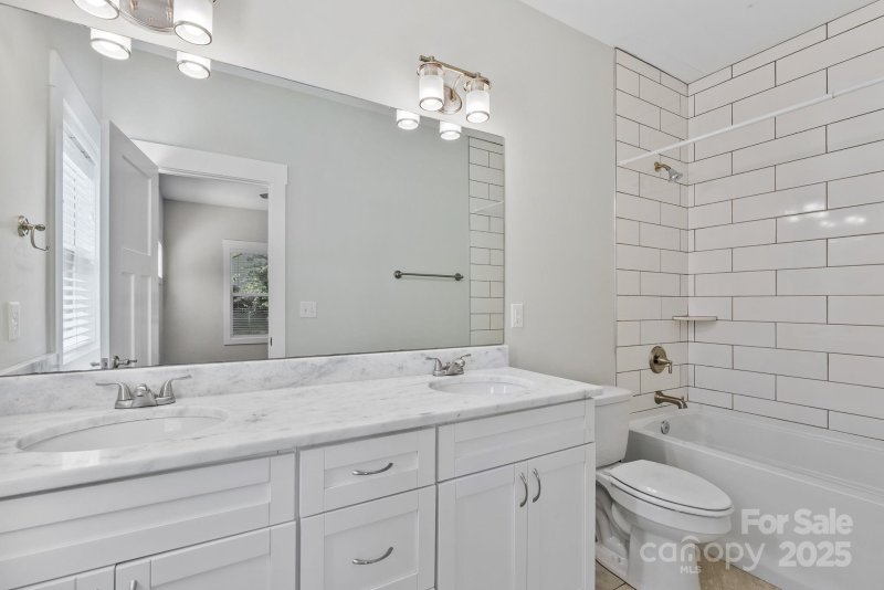 Property image 5 at 7 Lola Lilly Place, Asheville, NC 28803