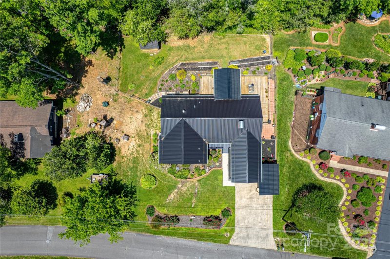 Property image 3 of 75 Hawthorne Drive in Pisgah Heights, Brevard, NC 28712