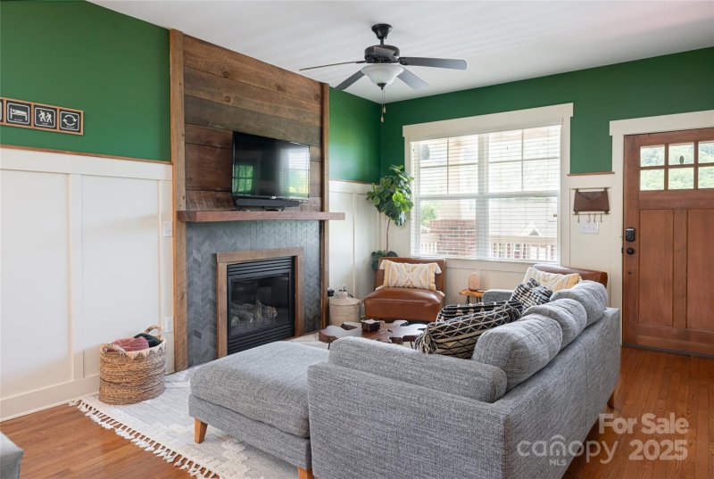 Property image 3 of 31 Byrdcliffe Lane in Byrdcliffe, Asheville, NC 28805