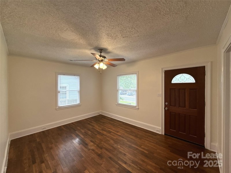 Property image 2 at 3307 Commonwealth Avenue, Charlotte, NC 28205
