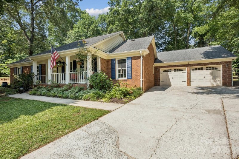 405 Scarborough Lane