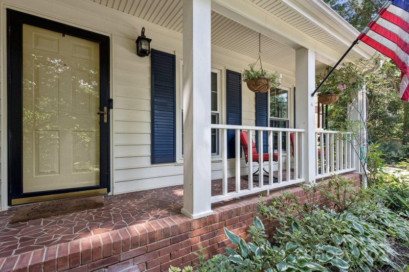 Property image 4 at 405 Scarborough Lane, Matthews, NC 28105