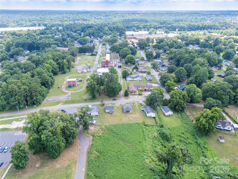 Property image 4 of 206 13th Street in Riverside Drive, Belmont, NC 28012
