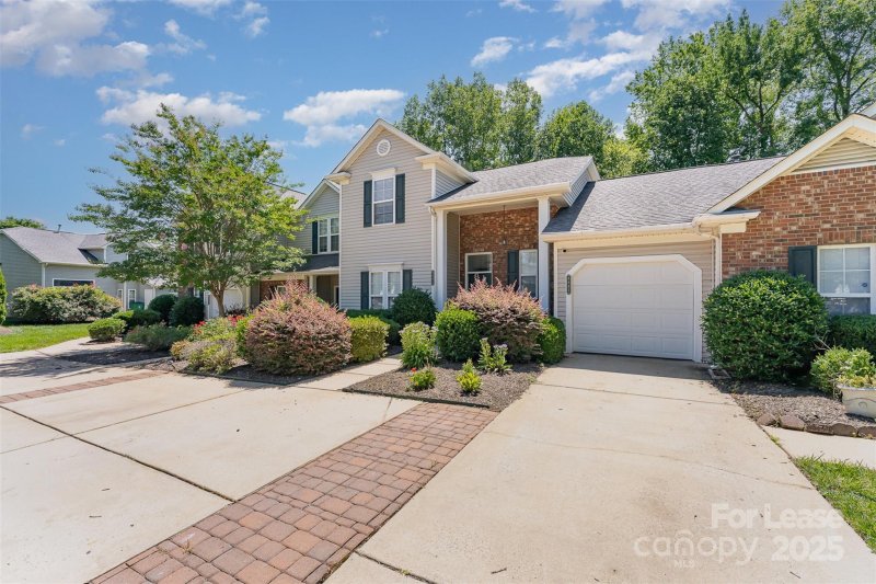 Property image 3 at 8881 Cinnabay Drive, Charlotte, NC 28216