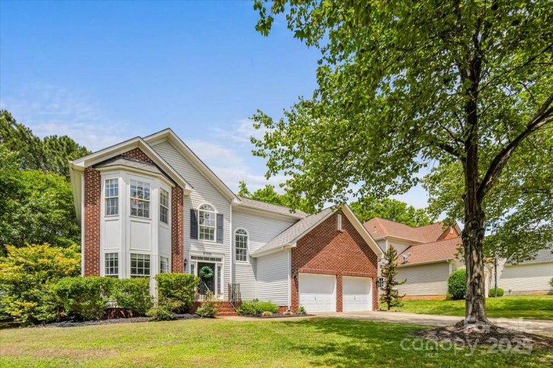 Property image 2 at 8709 Huntland Court, Charlotte, NC 28277