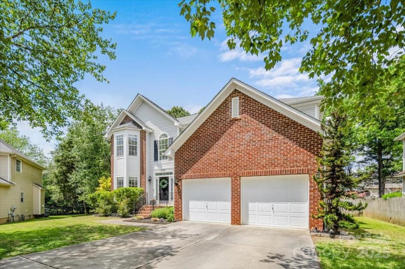 Property image 3 at 8709 Huntland Court, Charlotte, NC 28277