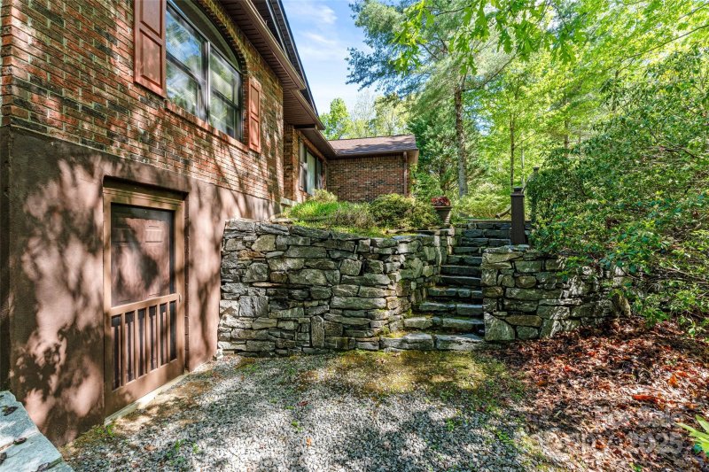 Property image 5 at 542 Soquili Drive, Brevard, NC 28712