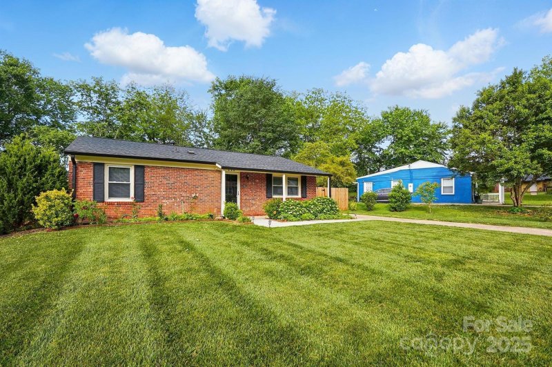 Property image 3 at 529 Dedmon Drive, Charlotte, NC 28216