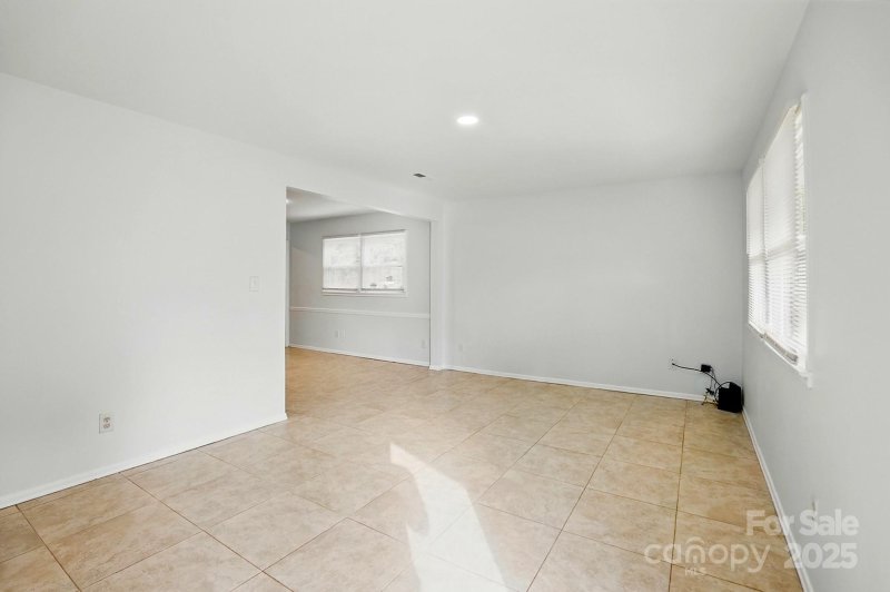 Property image 5 at 529 Dedmon Drive, Charlotte, NC 28216