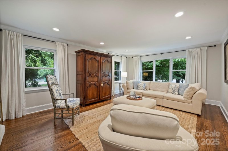 Property image 4 at 901 Scaleybark Road, Charlotte, NC 28209