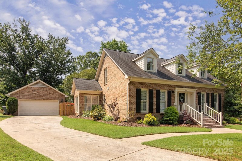 Property image 3 at 1208 Chausley Court, Charlotte, NC 28211