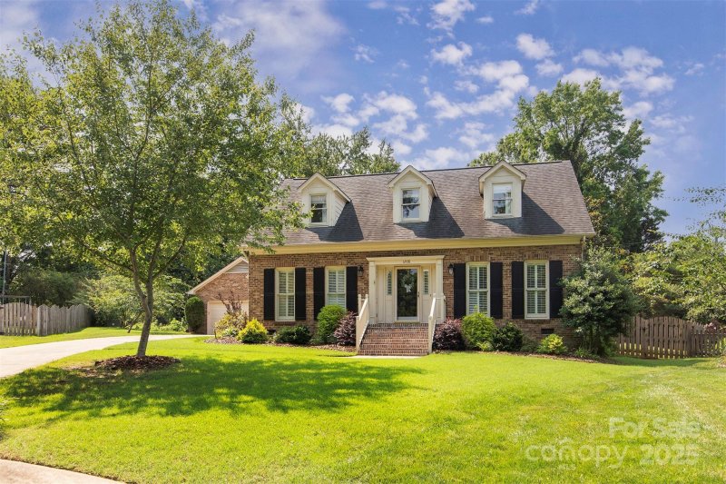 Property image 4 at 1208 Chausley Court, Charlotte, NC 28211