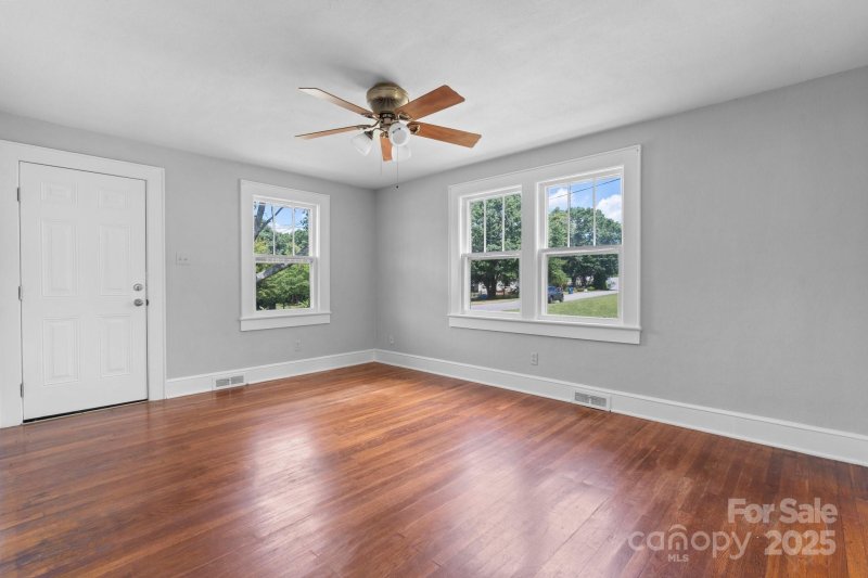 Property image 3 at 2336 32nd Street, Hickory, NC 28601