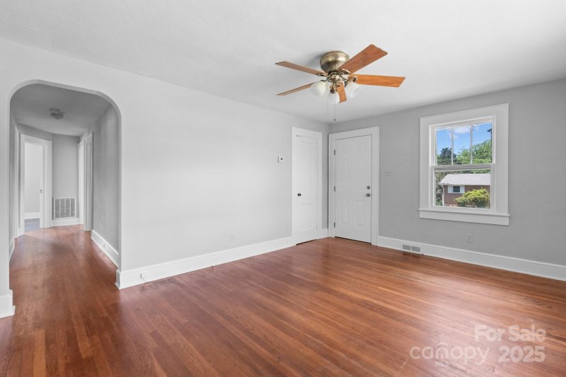 Property image 4 at 2336 32nd Street, Hickory, NC 28601