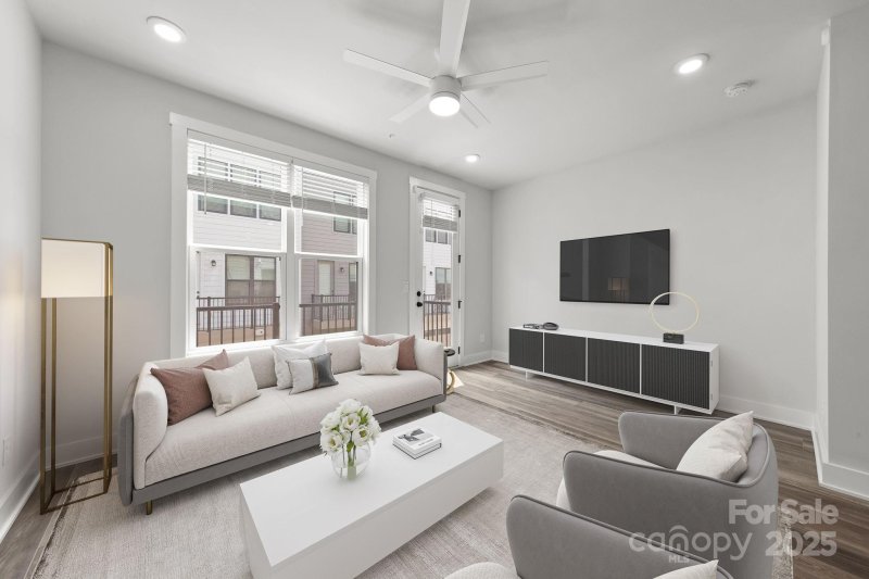 Property image 5 of 4011 Tundra Road in Tremont Station, Charlotte, NC 28203