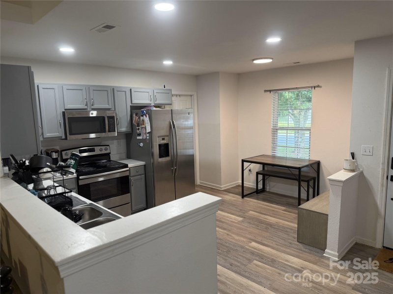 Property image 4 of 1623 Flagler Lane in Pinebrook, Charlotte, NC 28216