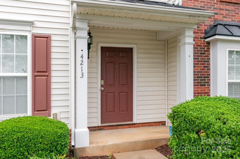 Property image 4 of 4213 Coulter Crossing in Farmington Ridge, Charlotte, NC 28213