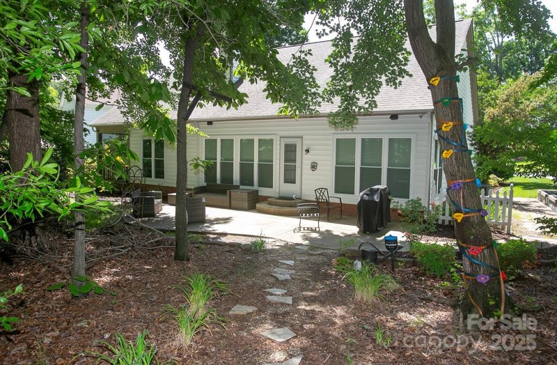 Property image 2 of 6009 Swanston Drive in Highland Creek, Charlotte, NC 28269