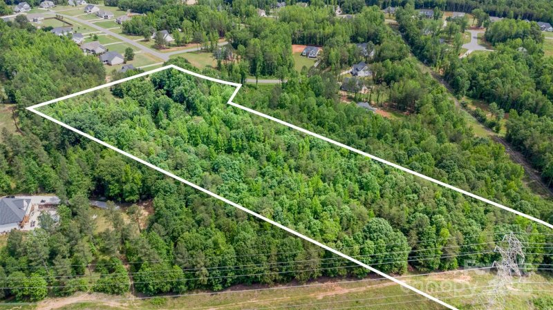 Property image 5 of 2592 Moon Creek Lane in Sanders Landing, Clover, SC 29710