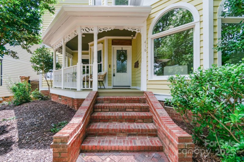 Property image 2 of 416 E Park Avenue in Dilworth, Charlotte, NC 28203
