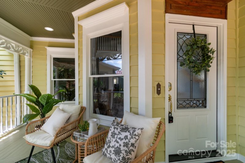 Property image 3 of 416 E Park Avenue in Dilworth, Charlotte, NC 28203