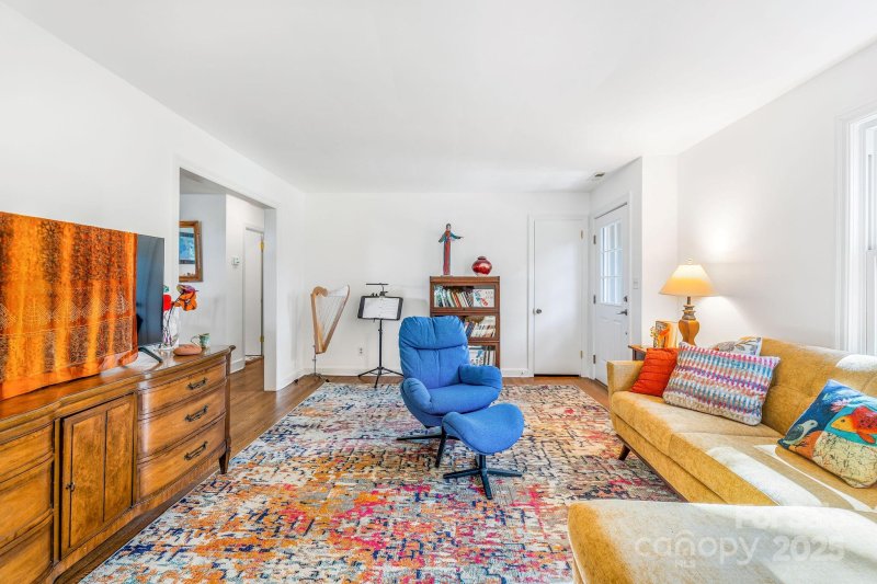 Property image 3 of 139 Beverly Road in Beverly Hills, Asheville, NC 28805