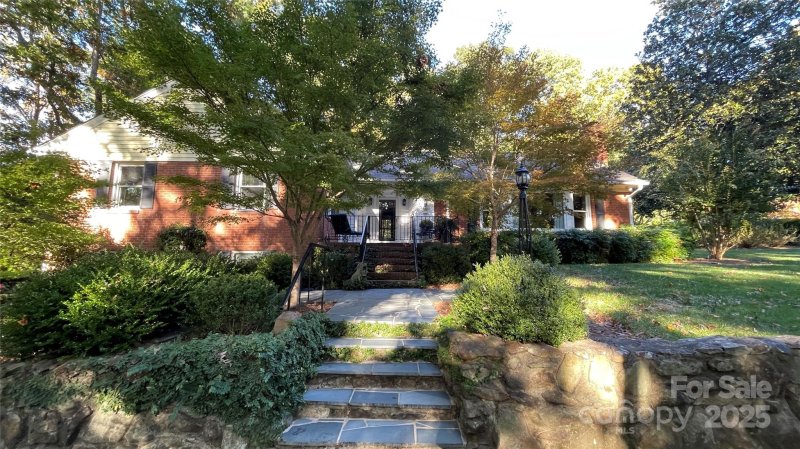 Property image 3 of 700 Valleyview Drive in Woodcrest, Albemarle, NC 28001