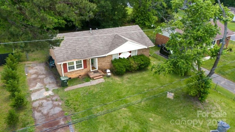 Property image 2 at 2324 Knight Drive, Gastonia, NC 28052