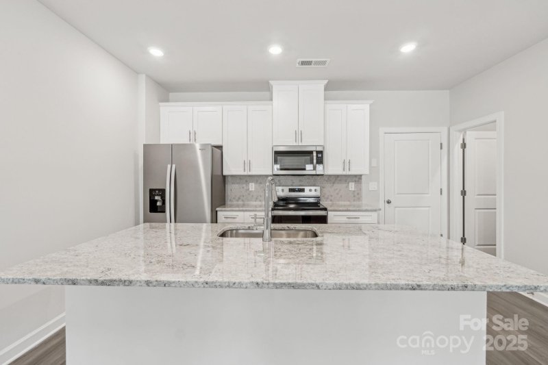 Property image 4 at 124 Utility Lane, Mooresville, NC 28117