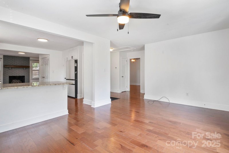 Property image 4 at 534 W Kingston Avenue, Charlotte, NC 28203